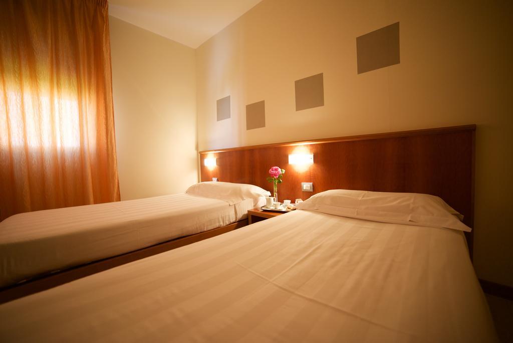 Leonardo Hotel ปาร์มา ภายนอก รูปภาพ