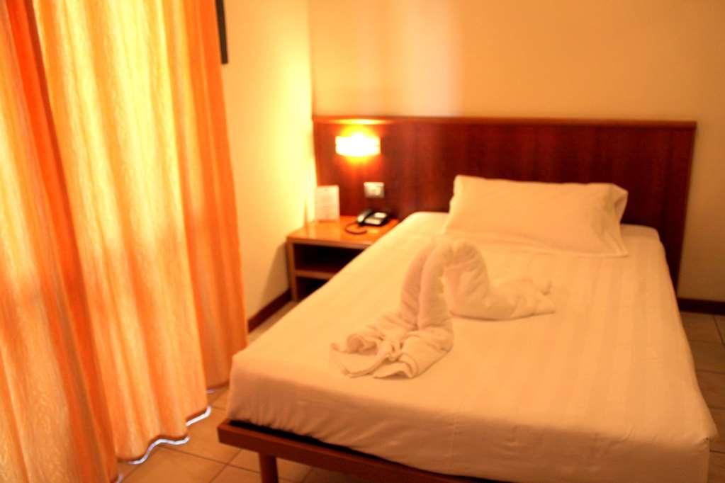 Leonardo Hotel ปาร์มา ห้อง รูปภาพ